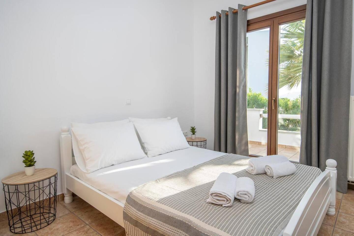 Zoe & Zen Collection Apartment ปาริเกีย ภายนอก รูปภาพ