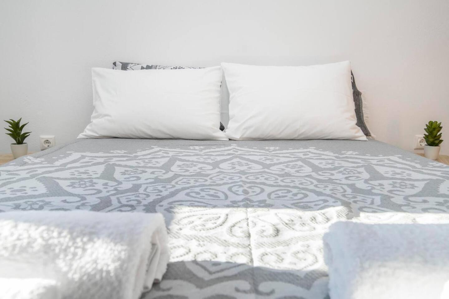 Zoe & Zen Collection Apartment ปาริเกีย ภายนอก รูปภาพ